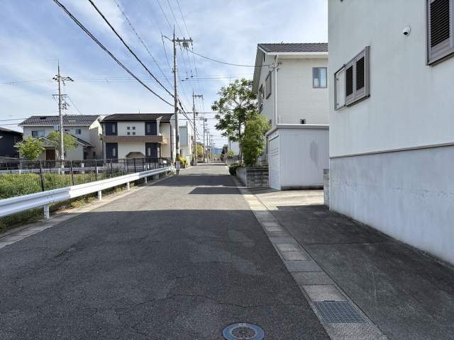 前面道路含む現地写真  写真撮影日：2026-05-15