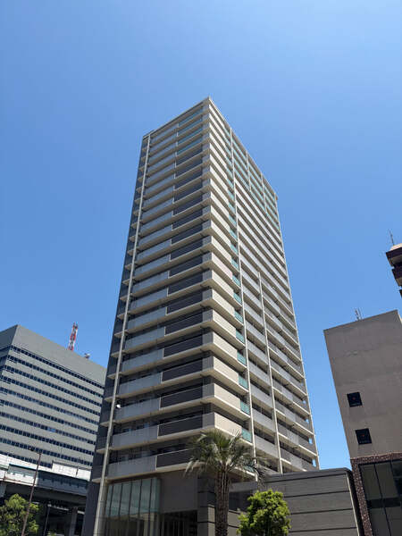 2003年9月築、清水建設施工のオール電化マンション。共用廊下はプライバシー性の高い内廊下仕様です。