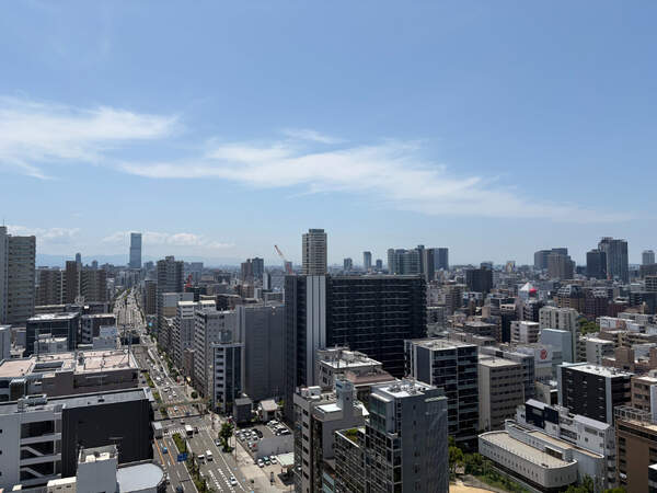 21階部分、眺望・通風良好な住戸です。仕事や家事の合間の休憩の際、景色を見てリラックスできそうです。