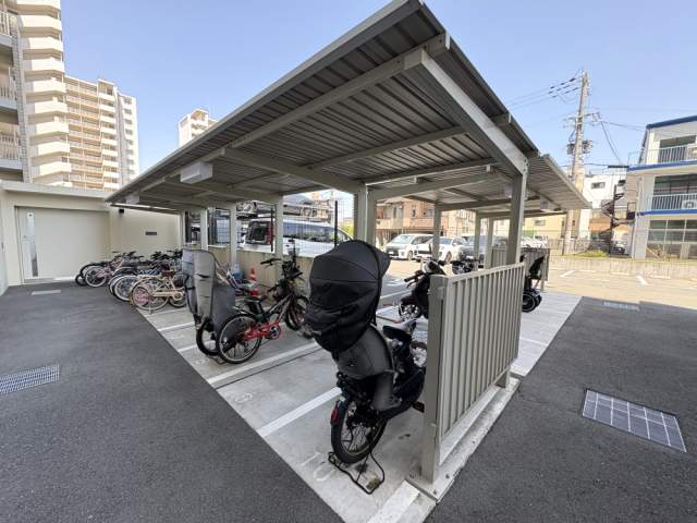 駐車場(共用設備)  写真撮影日：2026-06-01