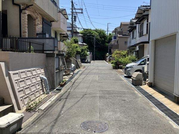 東側前面道路（幅員約4.7ｍ）