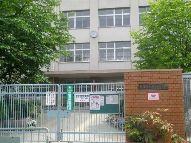 阪南小学校 690m 写真撮影日：2026-06-01