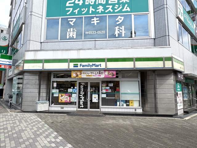 ファミリーマート南堀江三丁目店 220m 写真撮影日：2026-06-19