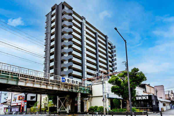 2024年8月築。JR大阪環状線「寺田町」駅まで徒歩1分(約20m)の駅近マンションです。