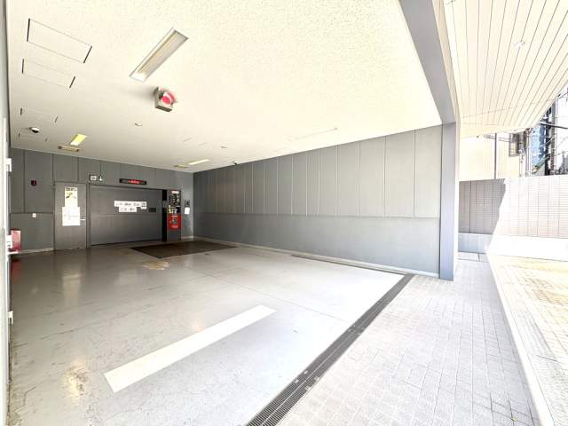 駐車場(共用設備)  写真撮影日：2026-07-12