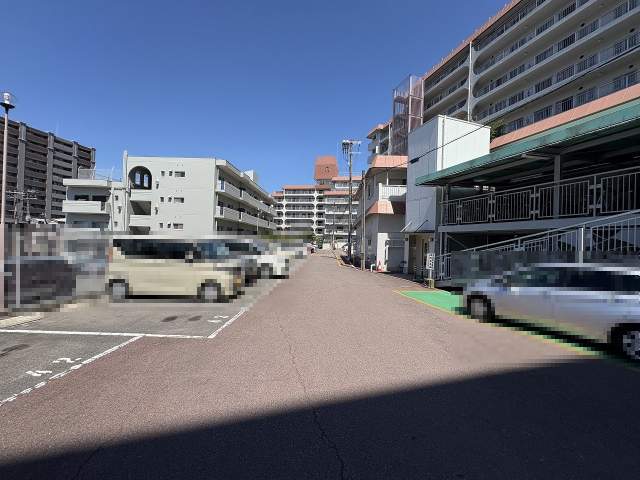 駐車場(共用設備)  写真撮影日：2026-07-19
