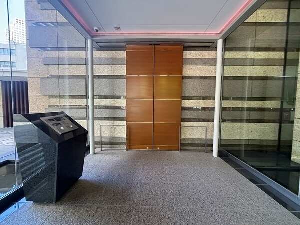 ダブルオートロック・24時間有人管理体制が採用され、セキュリティに配慮されたマンションです。