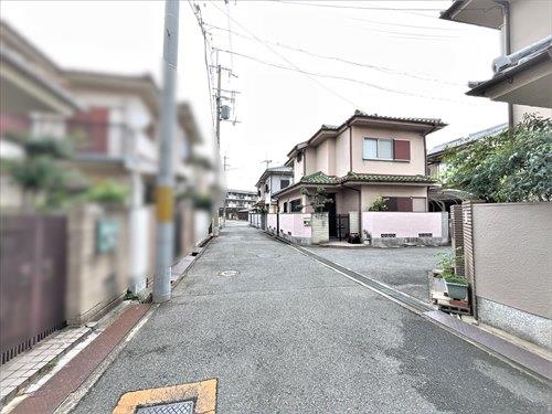 前面道路（２０２５年１０月撮影）