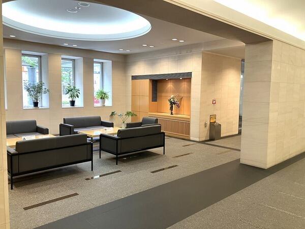 総戸数は233戸。大京アステージによる日勤管理が行われています。便利なフロントサービス有り。