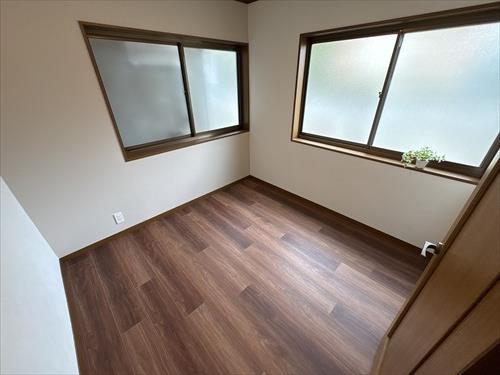洋室４．２５帖