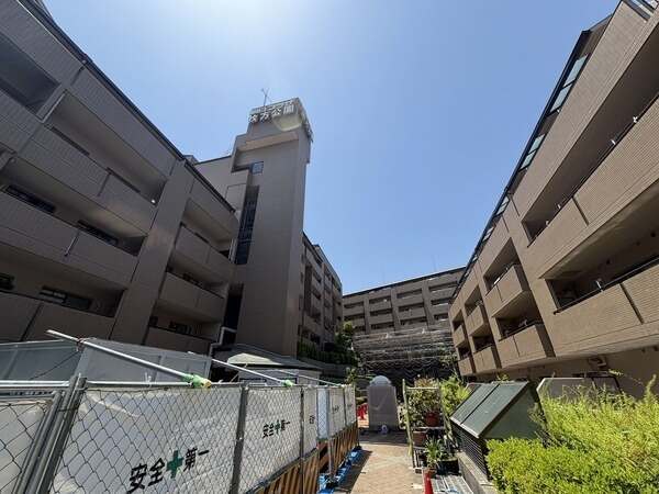 地上8階建ての6階部分に位置しています。2026年9月、各水回り新調などの室内リフォーム実施予定。