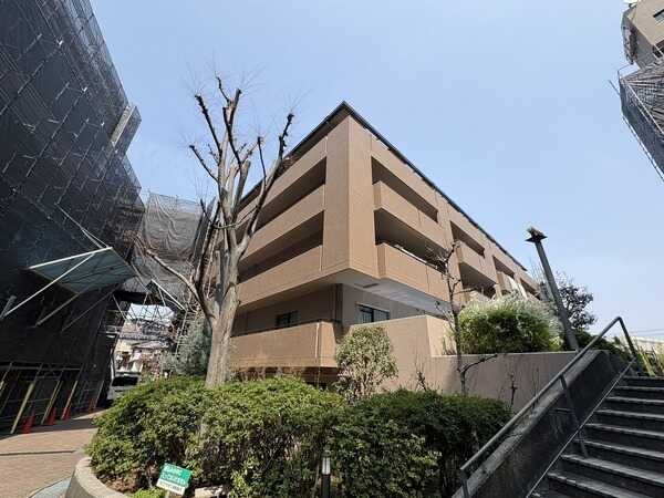 全居室収納に加えて、洗面室・廊下にも収納が備え付けられています。住空間を有効活用できる住まいです。