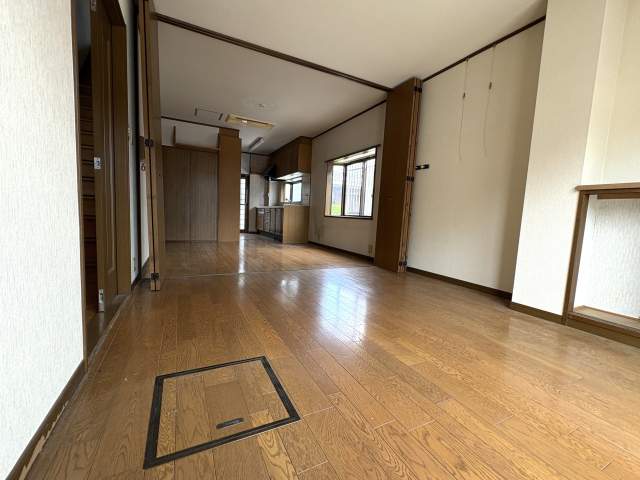 リビング  写真撮影日：2026-08-08