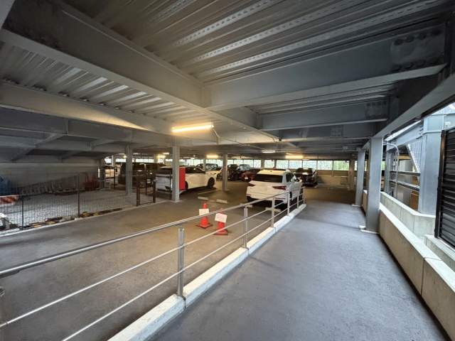 駐車場(共用設備)  写真撮影日：2026-08-10