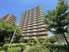 JRおおさか東線「城北公園通」駅まで徒歩6分、通勤・通学、休日のお出かけに便利な立地です。