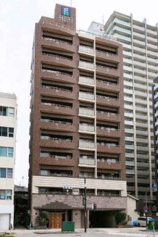 大阪メトロ谷町線「谷町六丁目」駅徒歩3分など、2駅3路線利用可能な好立地。便利な暮らしが叶います。