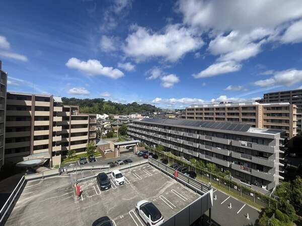 晴れた日には、気持ちの良い青空が愉しめそうです。ぜひ現地で実際の陽当り状況や眺望をお確かめください。