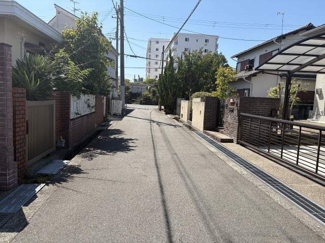 前面道路含む現地写真  写真撮影日：2026-08-25