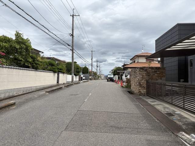 前面道路含む現地写真  写真撮影日：2026-08-30