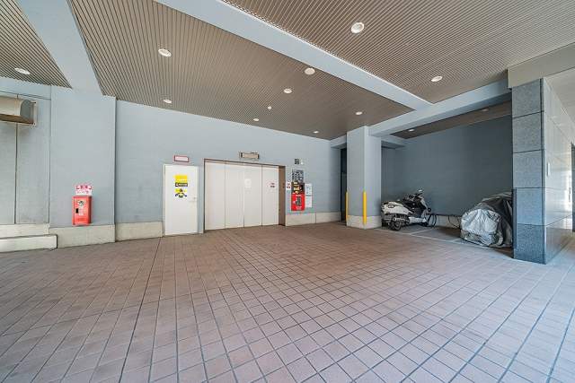 駐車場(共用設備)  写真撮影日：2026-07-18