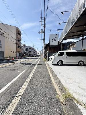 前面道路含む現地写真  写真撮影日：2026-09-11
