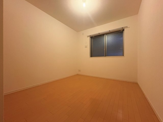 リビング以外の居室  写真撮影日：2026-10-08