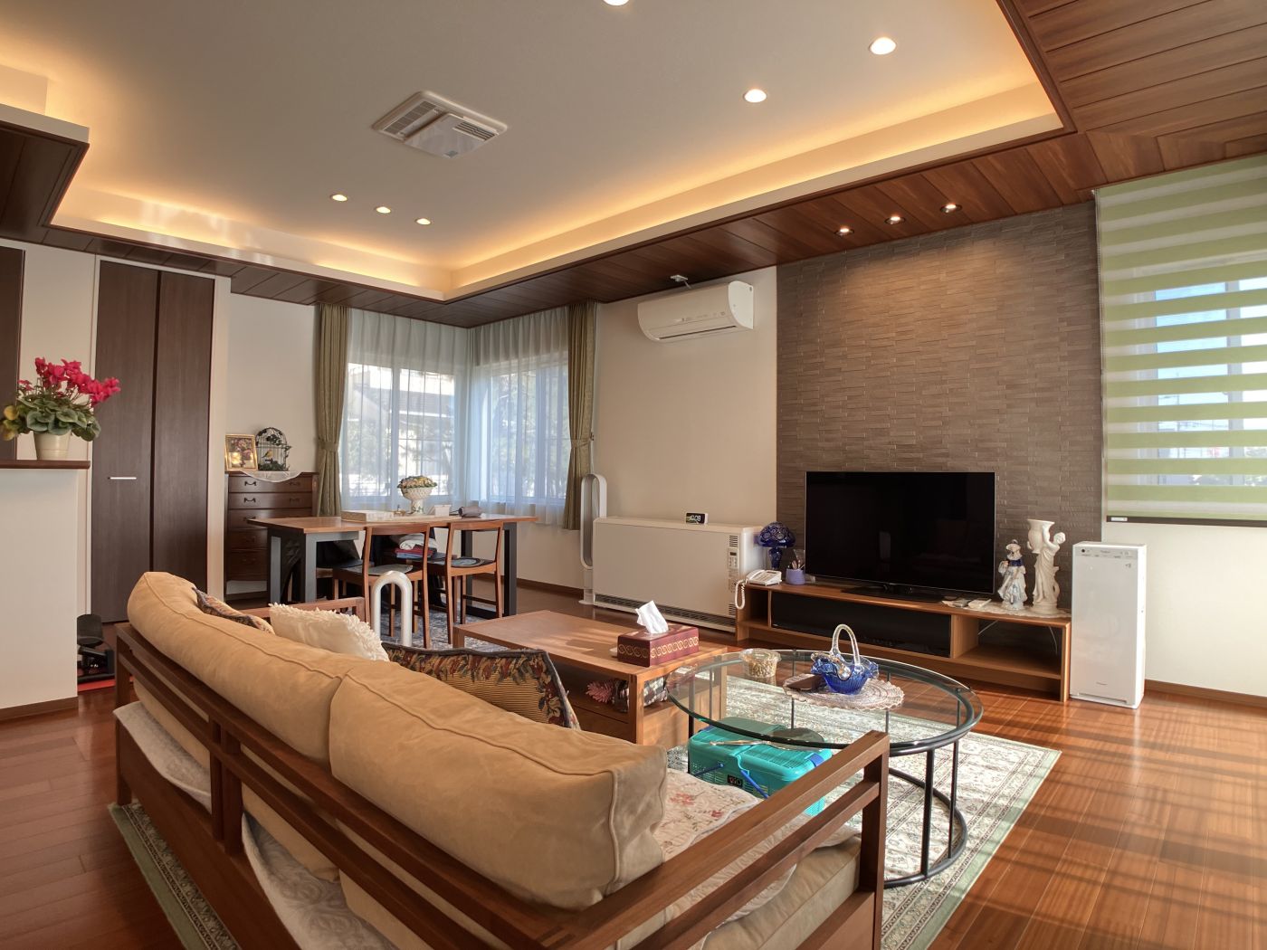 リビング 写真撮影日：12/6/25, 12:00 AM