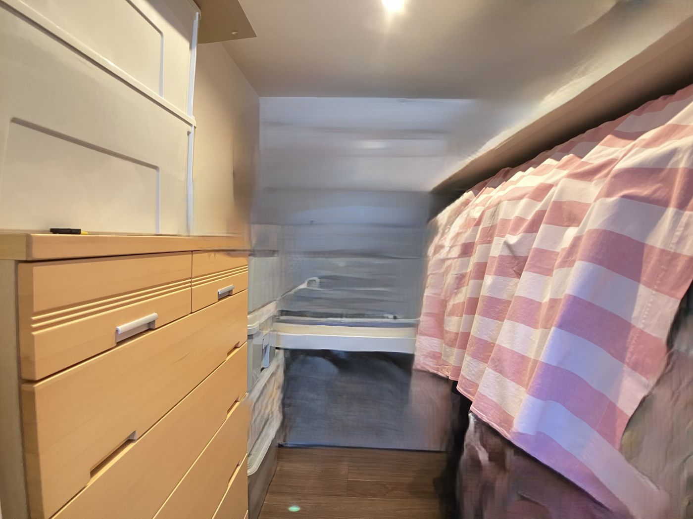 ウォークインクローゼット 写真撮影日：12/6/25, 12:00 AM