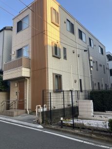 外観　積水ハウス(株)施工のデイサービス・小規模多機能介護事業者向け建物です。