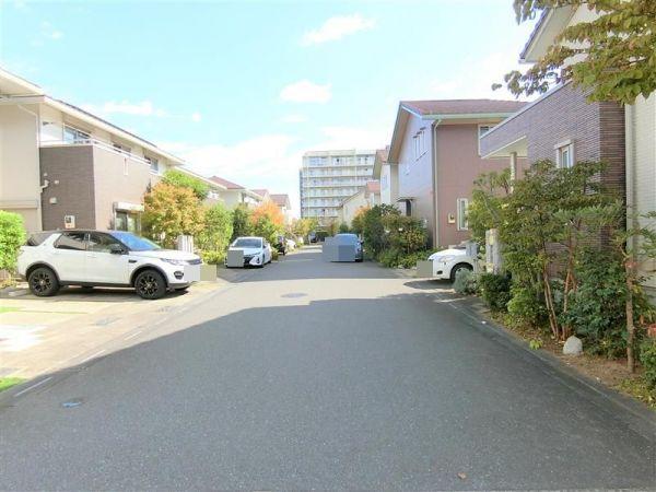 前面道路含む現地写真  写真撮影日：2023-10-21