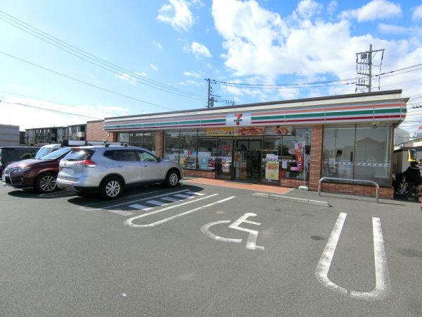 セブンイレブン越谷レイクタウン9丁目店 200m 写真撮影日：2023-10-21 