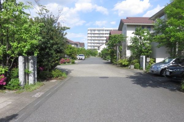 前面道路含む現地写真  写真撮影日：2024-05-11