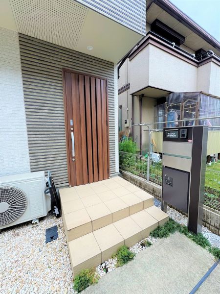 玄関  写真撮影日：2024-11-07
