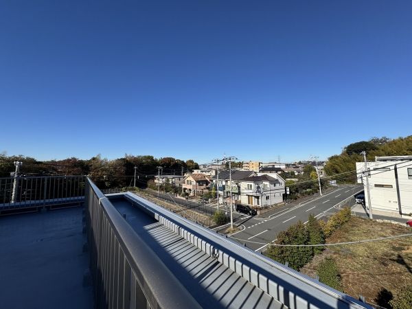 バルコニー  写真撮影日：2024-11-30