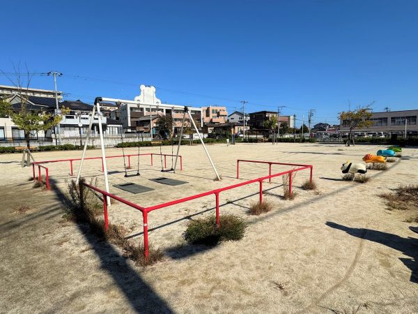 戸塚安行駅前公園(パンダ公園) 300m 写真撮影日：2024-11-08 
