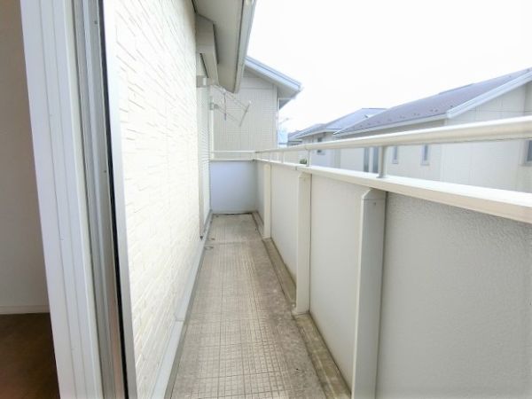 バルコニー  写真撮影日：2025-02-28