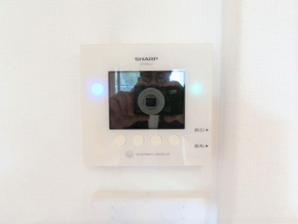 その他設備 太陽光パネル・リモコン  写真撮影日：2025-02-28