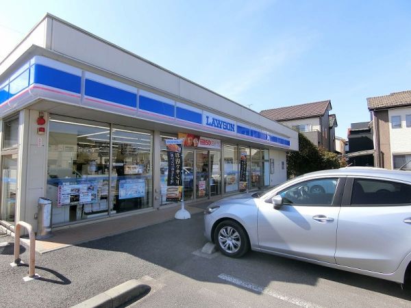 ローソン吉川美南駅 900m 写真撮影日：2024-12-08 