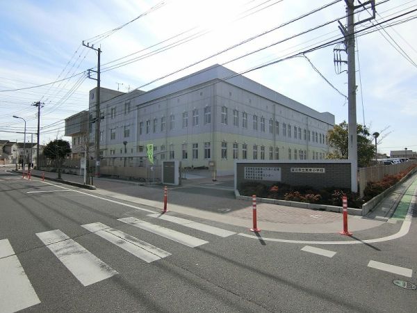 市立美南小学校 1450m 写真撮影日：2024-12-08 