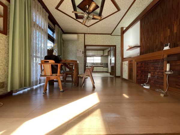リビング  写真撮影日：2024-11-21