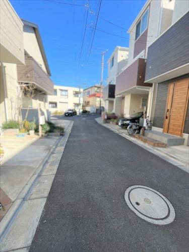 「前面道路２０２５年２月撮影」