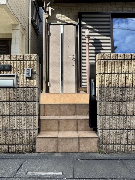 玄関  写真撮影日：2025-03-09
