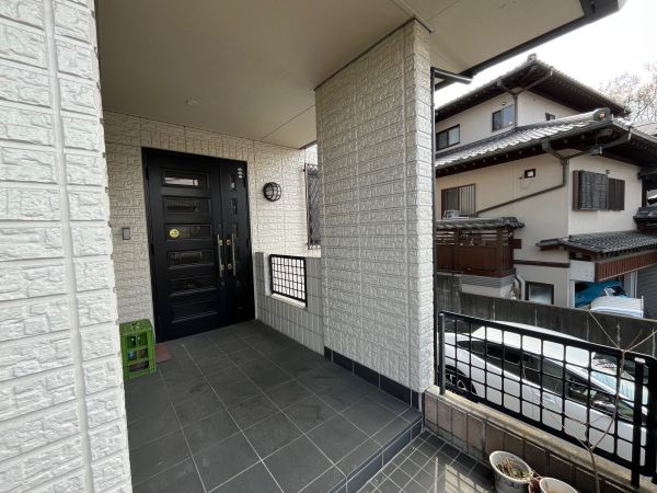 玄関  写真撮影日：2025-04-07