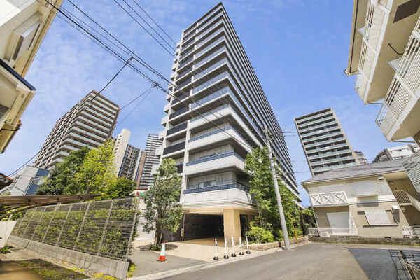 総戸数104戸の14階建 / 三菱地所レジデンス分譲「ザ・パークハウス」シリーズ