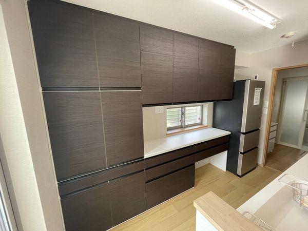 背面収納※家具・備品等は販売価格に含まれません。