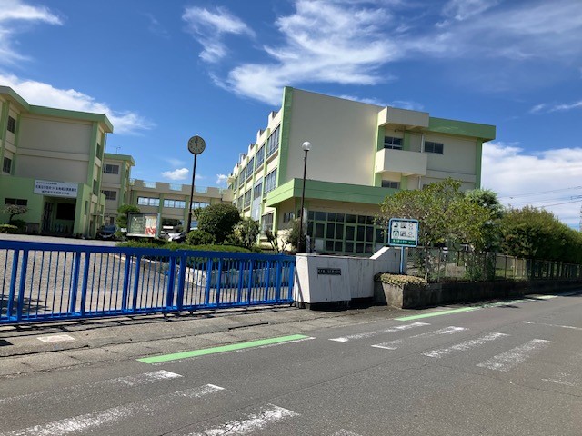 坂戸市立浅羽野小学校まで約2100m