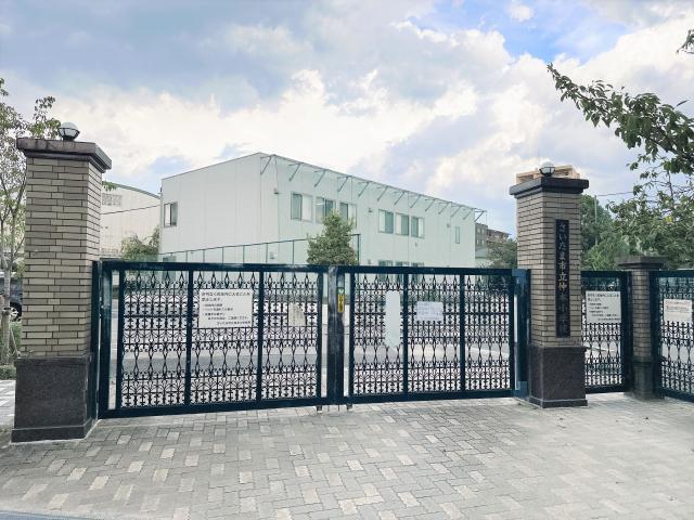 さいたま市立仲本小学校 800m 写真撮影日：2025-09-18