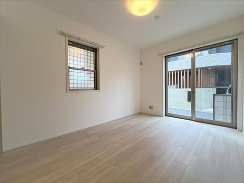 １Ｆ　洋室約６帖