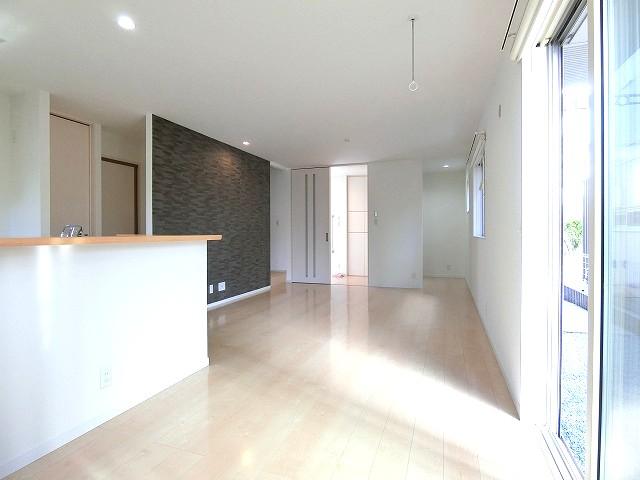 リビング  写真撮影日：2025-11-03