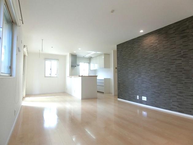 リビング  写真撮影日：2025-11-03